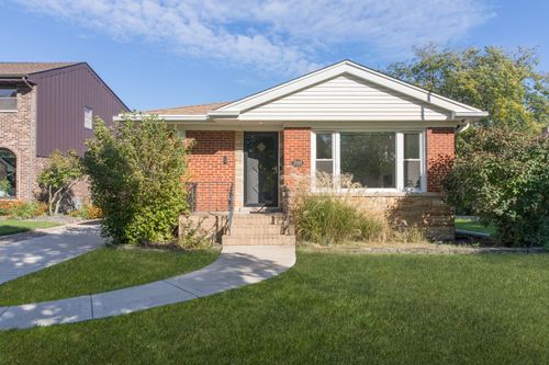 7018 W Birchwood Ave, Niles, IL, 60714-3716 | Card Image