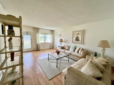 194 - 194 Grantham F, Condo with 2 bedrooms, 1 bathrooms and null parking in Deerfield Beach FL | Image 3