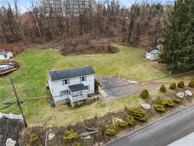 1028 Moon Run Rd, House other with 3 bedrooms, 3 bathrooms and 4 parking in Mc Kees Rocks PA | Image 4