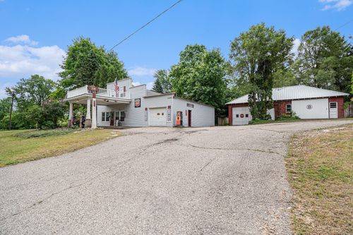 3182 E 128th St, Grant, MI, 49327-8861 | Card Image