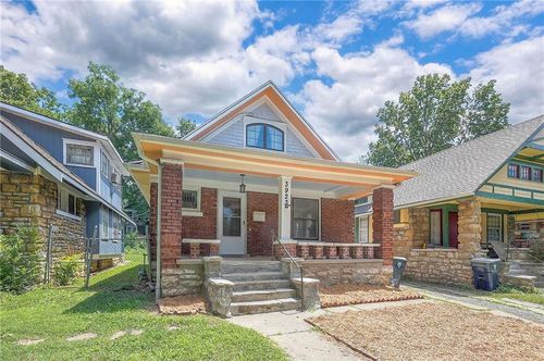 3923 Campbell St, Kansas City, MO, 64110-1111 | Card Image