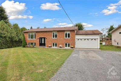 2584 Stagecoach Rd, House other with 5 bedrooms, 2 bathrooms and 8 parking in Osgoode ON | Image 1