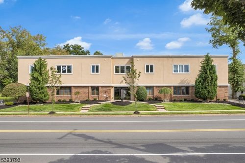 727 Raritan Rd, Clark, NJ, 07066-2229 | Card Image