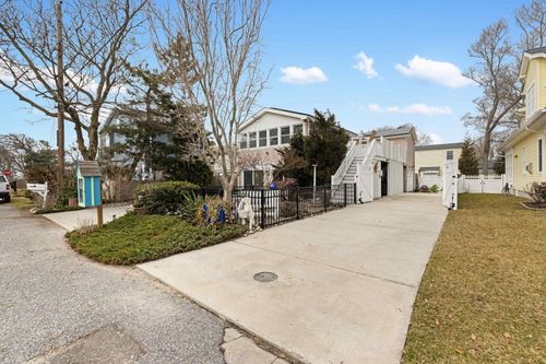 511 Forest Rd, Villas, NJ, 08251-1042 | Card Image