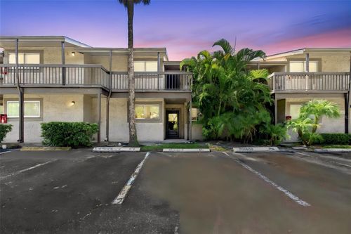 40a4-6340 Newtown Cir, Tampa, FL, 33615-5906 | Card Image