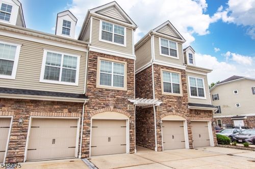 208 Welsh Pl, Morris Plains, NJ, 07950-2952 | Card Image