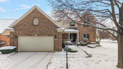 8600 Invitational Dr, Washington Township, MI, 48094-1568 | Card Image