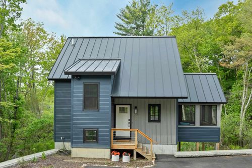 86 Governor Wentworth Hwy, Wolfeboro, NH, 03894-4636 | Card Image