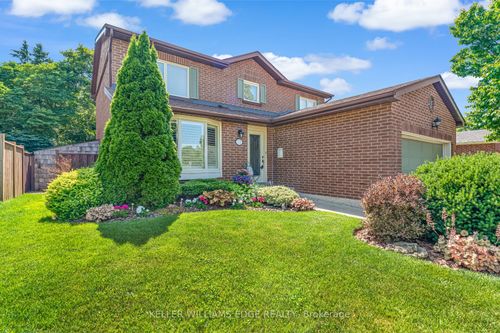 11 Riley St, Dundas, ON, L9H7C6 | Card Image