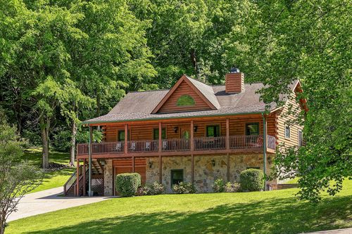 110 Baymont Dr, Lancaster, TN, 38569-5258 | Card Image