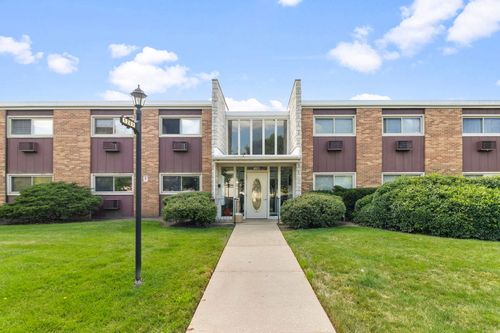 a-205-120 Collen Drive, Lombard, IL, 60148 | Card Image