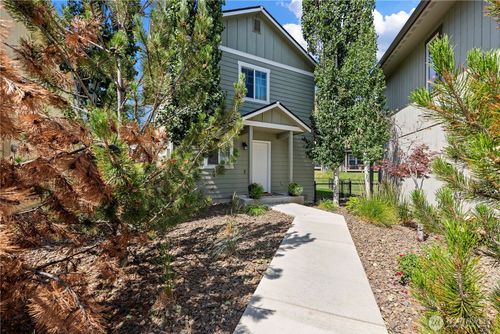 300 Saddlehorn Ln, Wenatchee, WA, 98801-8424 | Card Image