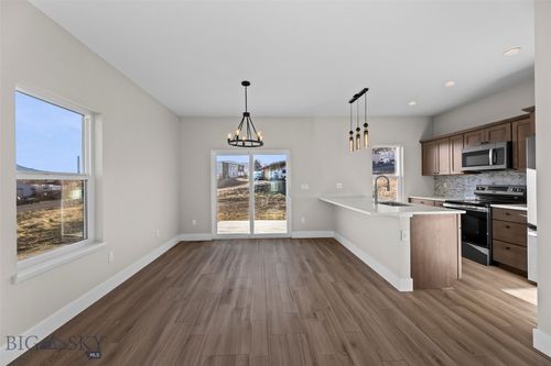 611 N L St, Livingston, MT, 59047 | Card Image