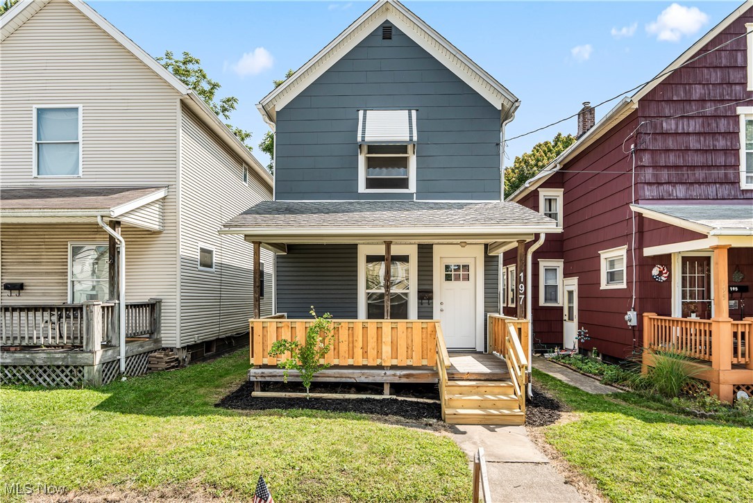 8th St, Barberton, OH 44203