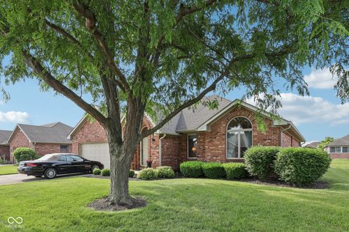 39-1027 Plum St, Brownsburg, IN, 46112-7982 | Card Image