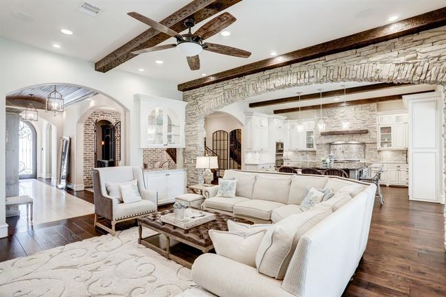 Alternate view of the living room. | Image 9