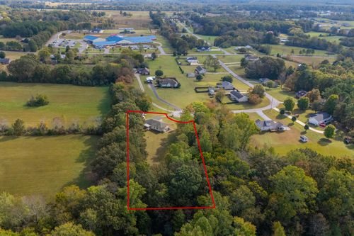 221 Mckenzie Ln, Summertown, TN, 38483-4104 | Card Image