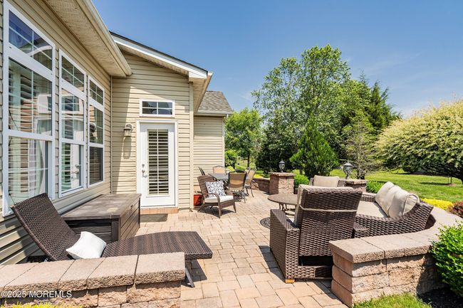 19 E Francesa Ct, Home with 3 bedrooms, 3 bathrooms and null parking in Farmingdale NJ | Image 9