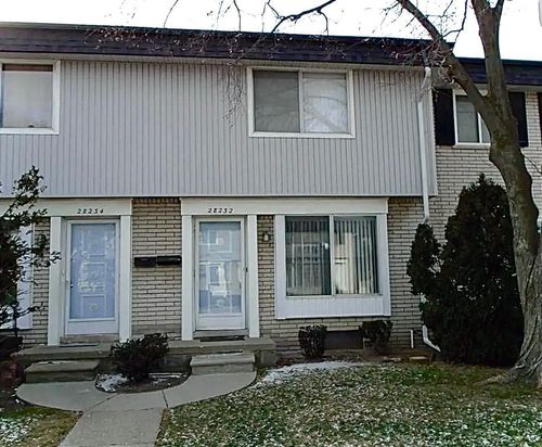 28232 Universal Dr, Warren, MI, 48092-2434 | Card Image