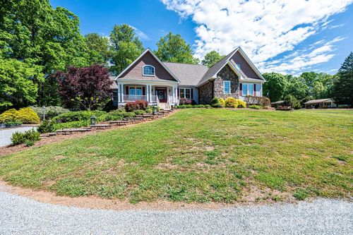 3085 James St, Catawba, NC, 28609-8142 | Card Image