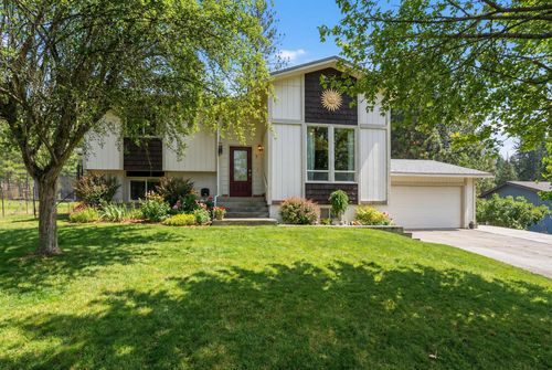 12914 W Suncrest Cir, Nine Mile Falls, WA, 99026-9343 | Card Image