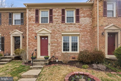 7446 Fountain Head Dr, ANNANDALE, VA, 22003-5713 | Card Image