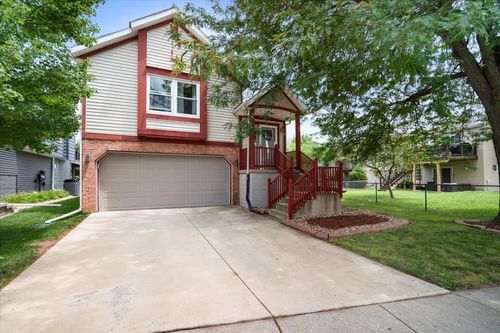 23 Parkshores Dr, Bloomington, IL, 61701-1440 | Card Image