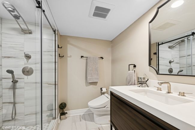 Lower level full bath. | Image 36