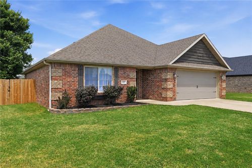 1021 Sienna Dr, Centerton, AR, 72719-9536 | Card Image