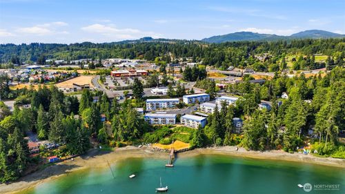 d39-924 Shorewood Dr, Bremerton, WA, 98312-2355 | Card Image