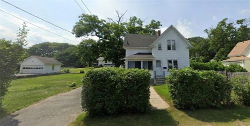 18 Almy St, Lincoln, RI, 02865-3304 | Card Image