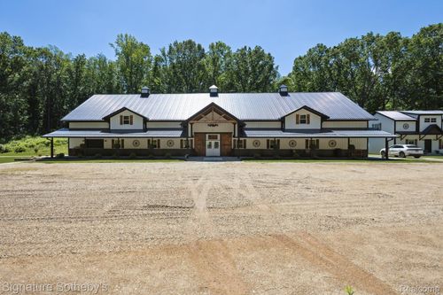 15165 Main St, Buchanan, MI, 49107-1333 | Card Image