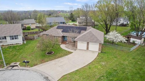 607 Horseshoe Dr, Pleasant Hill, MO, 64080-1952 | Card Image