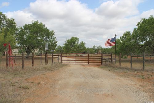 3554 Fm 1332, Jourdanton, TX, 78026-4988 | Card Image