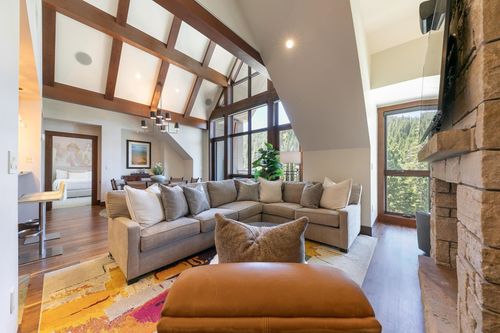 672-13031 Ritz Carlton Highlands Ct, Truckee, CA, 96161-4307 | Card Image