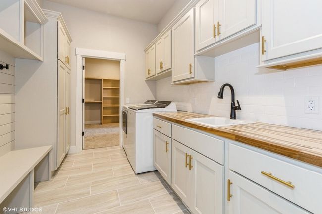 2576 Noellyn Dr, Condo with 2 bedrooms, 2 bathrooms and null parking in Berrien Springs MI | Image 7