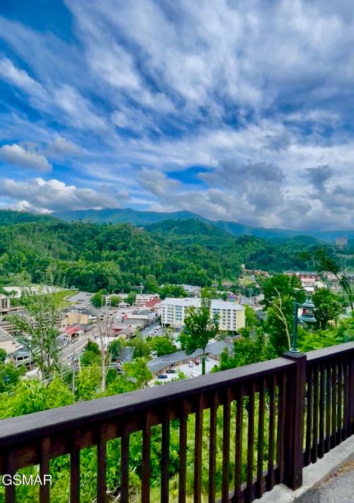 241 Greystone Heights Rd, Gatlinburg, TN, 37738-3031 | Card Image