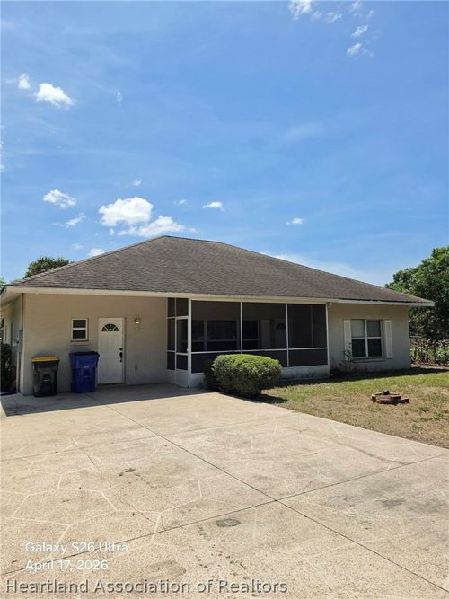 208 Serenade Dr, Lake Placid, FL, 33852-8581 | Card Image