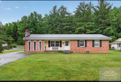 205 Winter Creek Dr, Bluefield, VA, 24605-9643 | Card Image