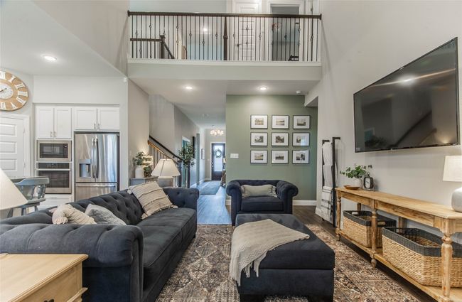 Living Area | Image 13