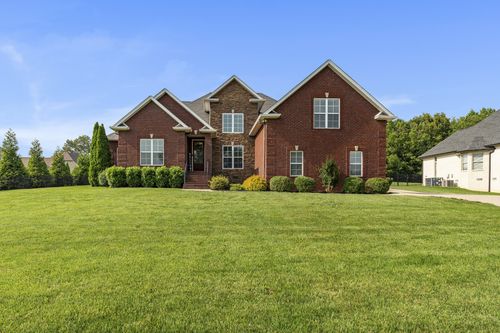 111 Renee Ct, Cottontown, TN, 37048-9619 | Card Image