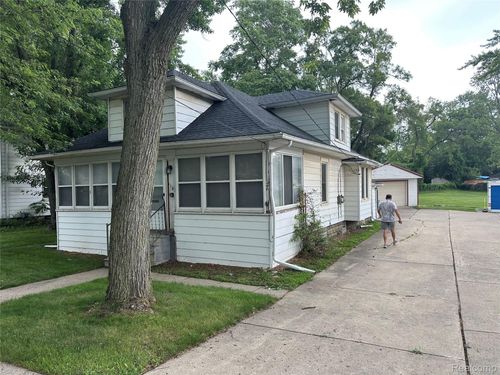 110 Miles St, Ypsilanti, MI, 48198-4016 | Card Image