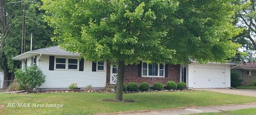 705 E Liberty St, Chesaning, MI, 48616-1746 | Card Image