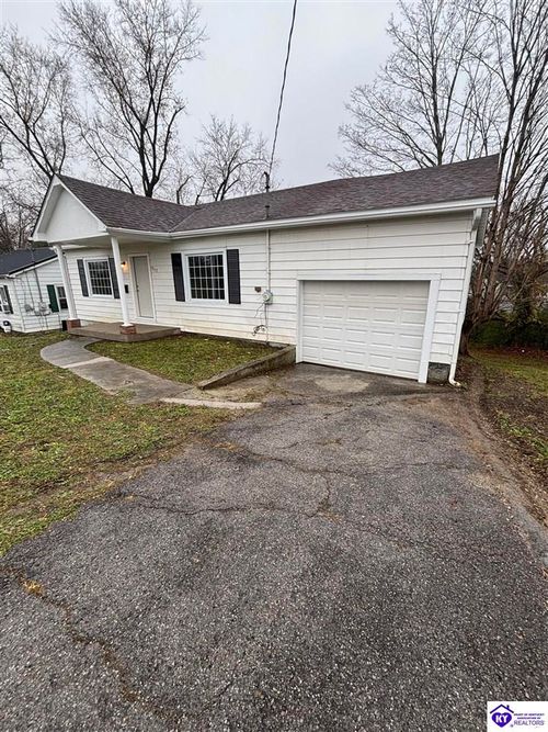 517 E Hodgenville Ave, Greensburg, KY, 42743-1317 | Card Image