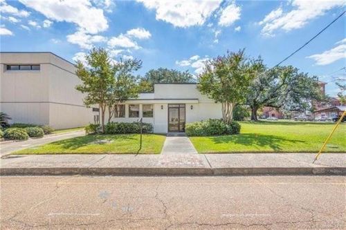 424 Pujo St, Lake Charles, LA, 70601-4255 | Card Image