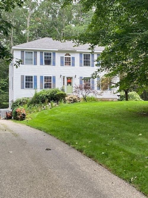 8 Hemlock St, Paxton, MA, 01612-1268 | Card Image
