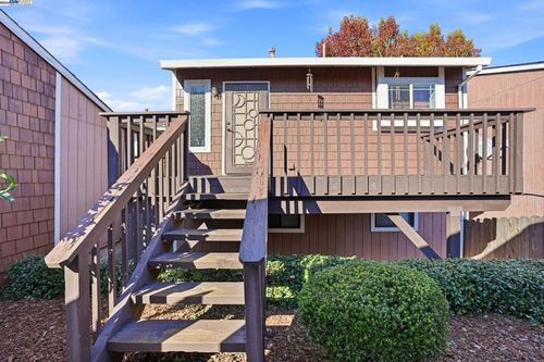 1820 Dalessi Ln, Pinole, CA, 94564-2231 | Card Image
