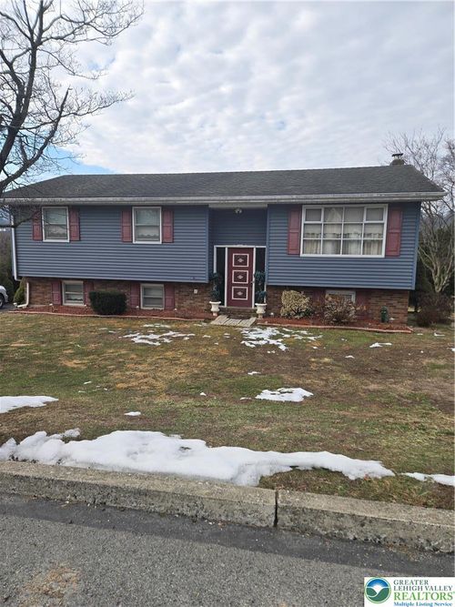 920 S Lincoln Ave, Walnutport, PA, 18088-1121 | Card Image