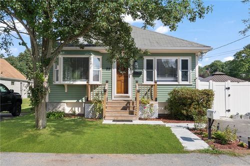 22 Lake Ave, Barrington, RI, 02806-1020 | Card Image
