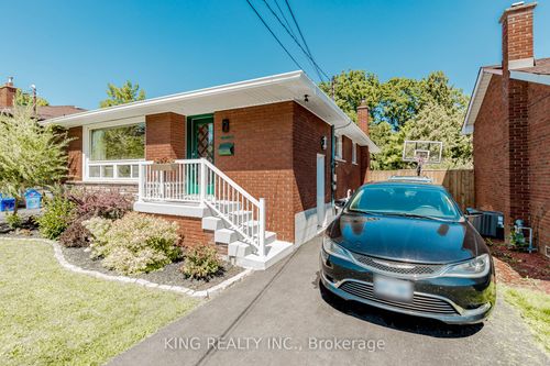 28 Ainslie Ave, Hamilton, ON, L8S2J6 | Card Image